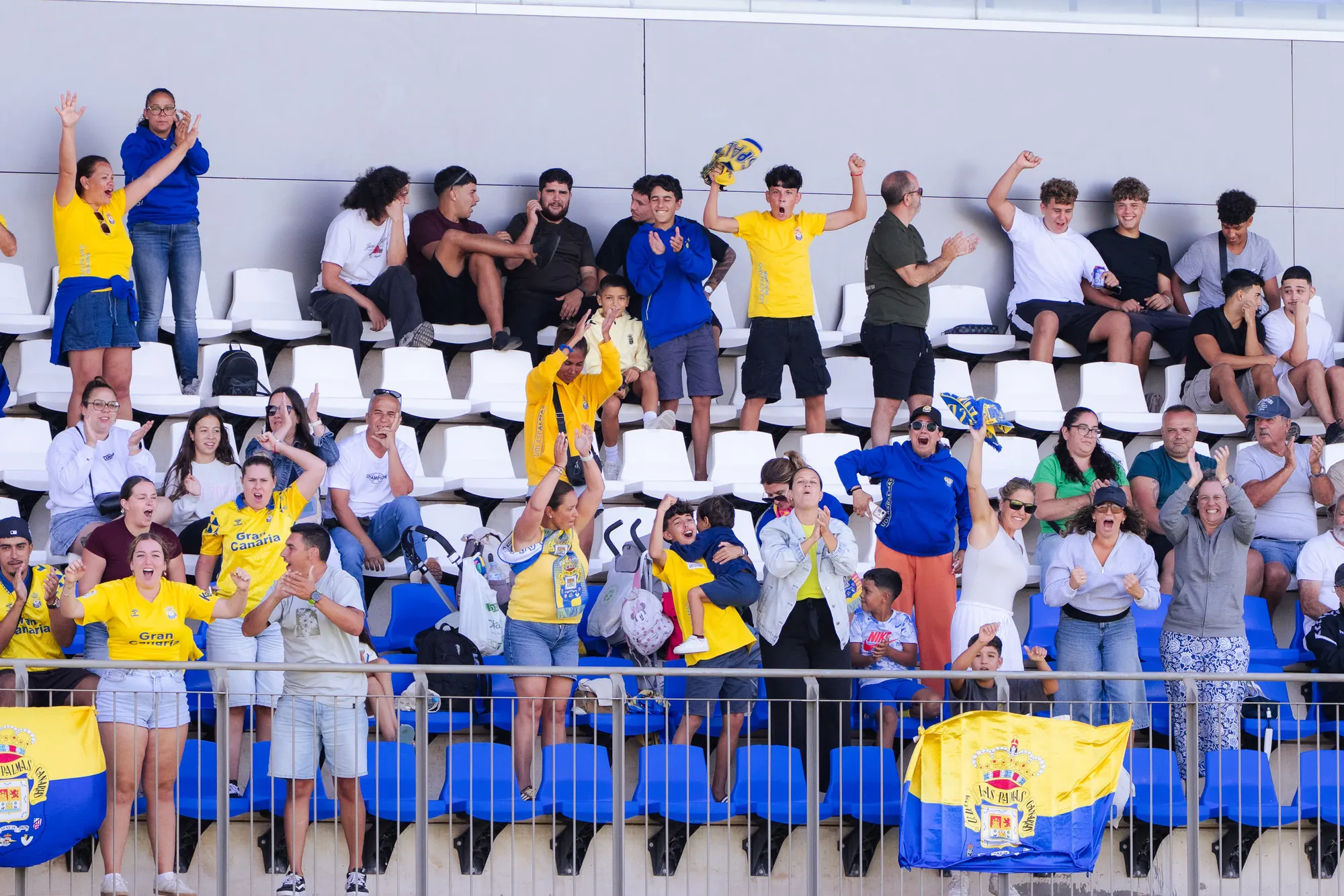 UD Las Palmas: la grada amarilla
